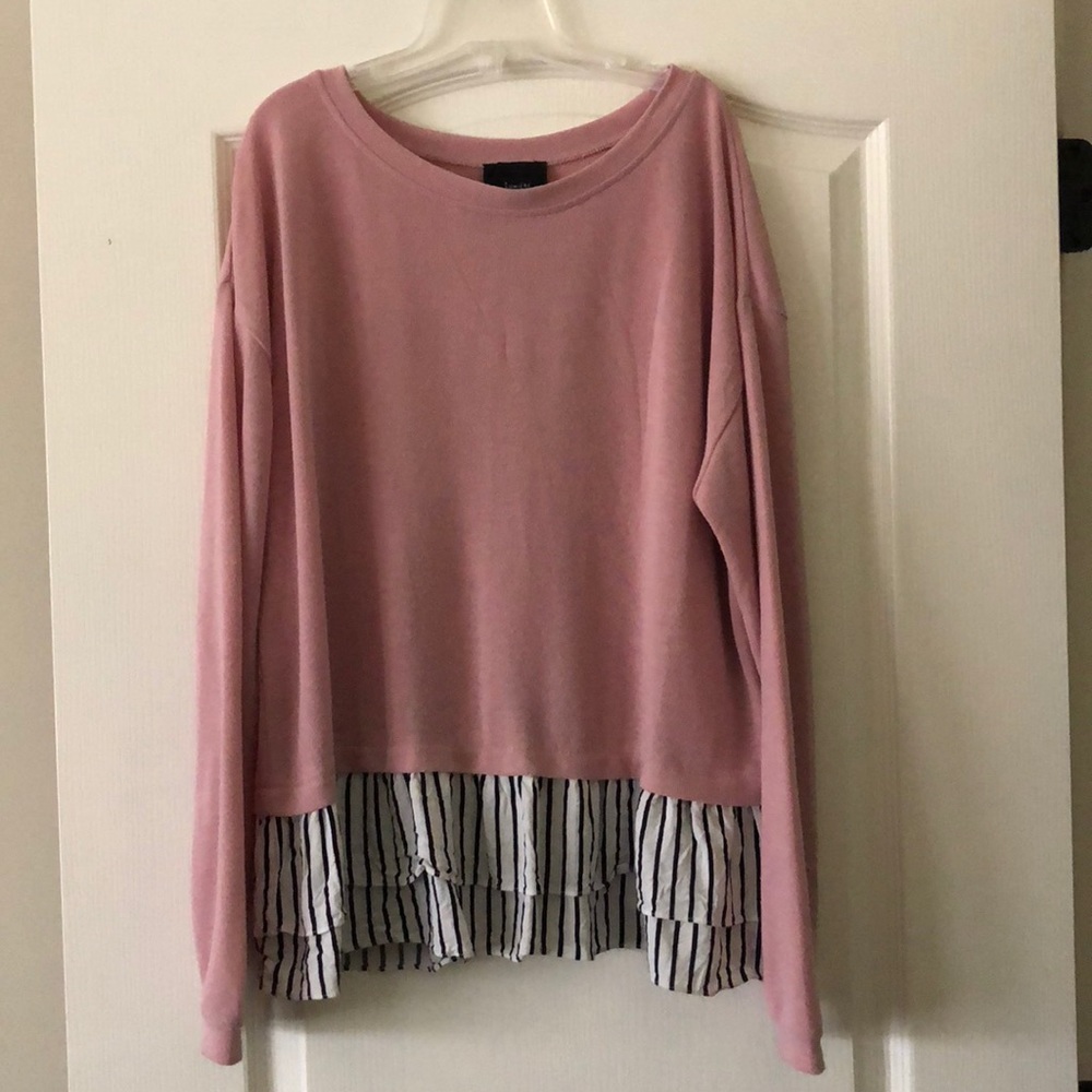 Pink swear with stripes hem